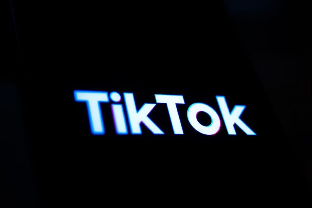 How to log in to TikTok For You?
